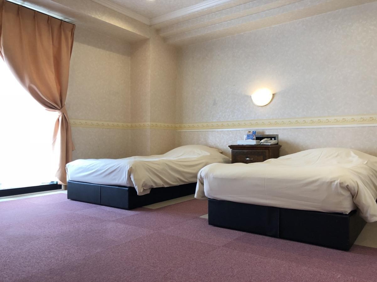 Business Hotel La Firenze Tokyo Exterior photo