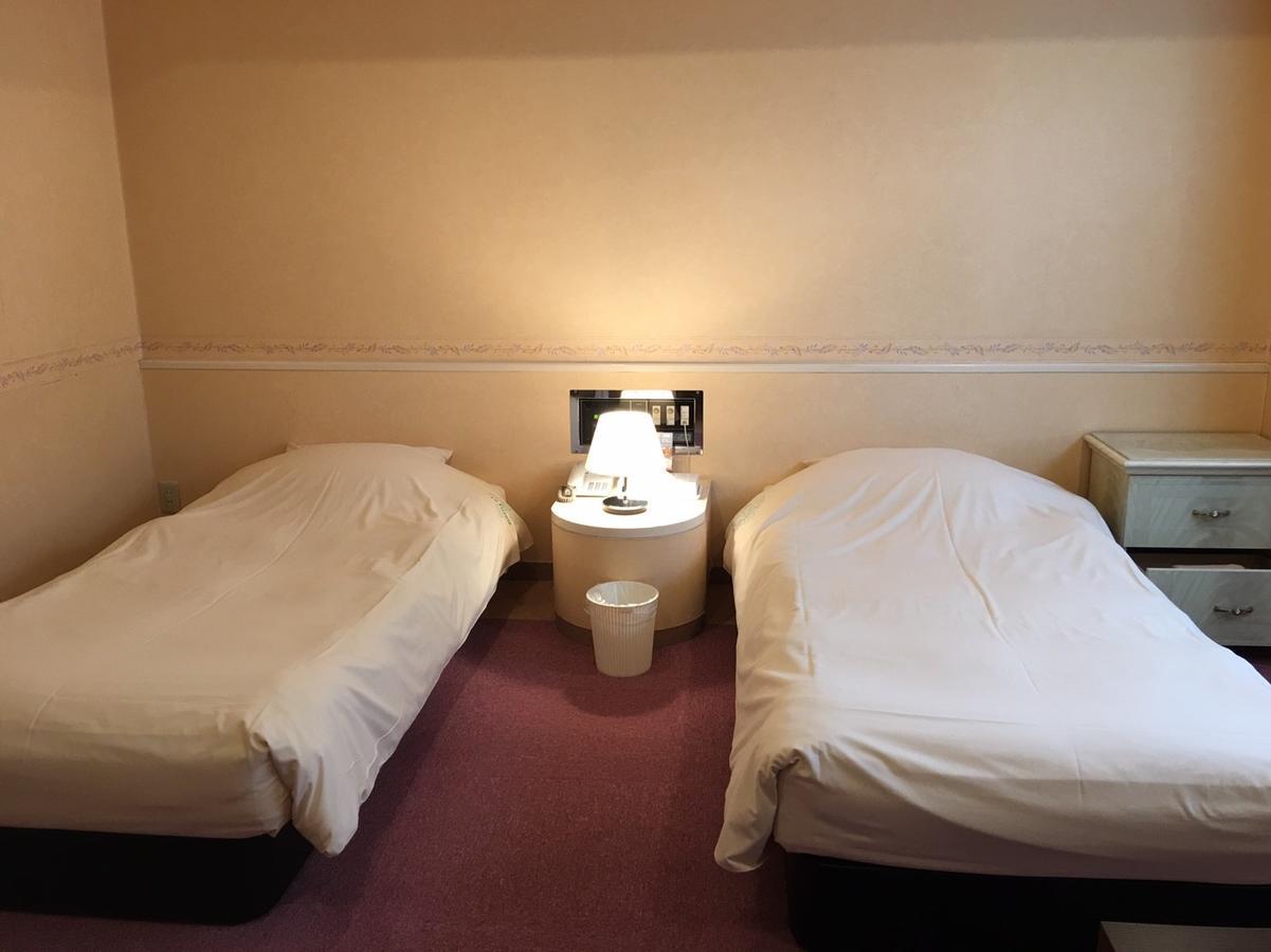 Business Hotel La Firenze Tokyo Exterior photo